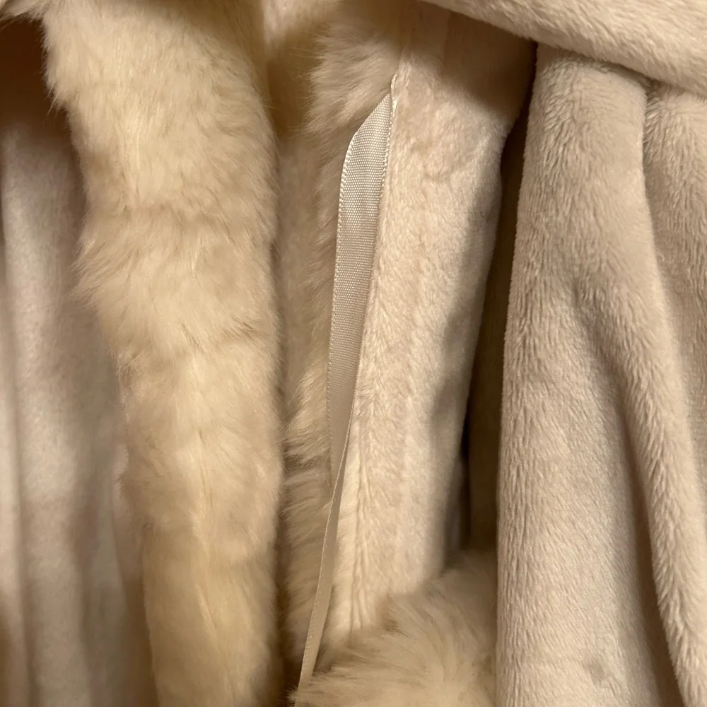 Like New Pottery Barn Hooded Plush Robe with Faux Fur Interior - Picture 4 of 11